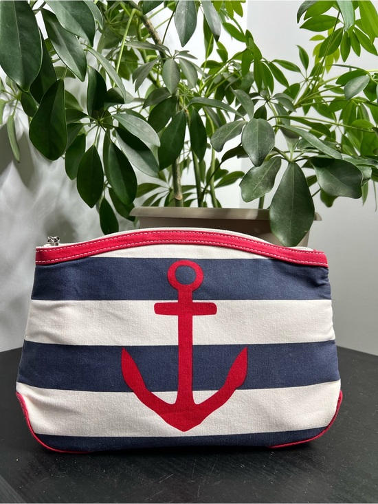 Donna Dixon Handbags - NWOT Donna Dixon Nautical Cosmetics Bag